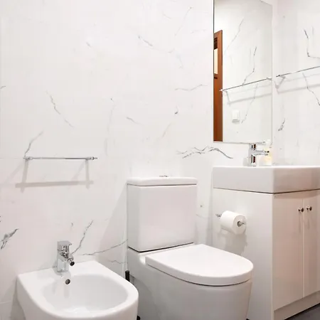 Апартаменты Arts Garden - Comfort & Design In The Heart Of The Порту