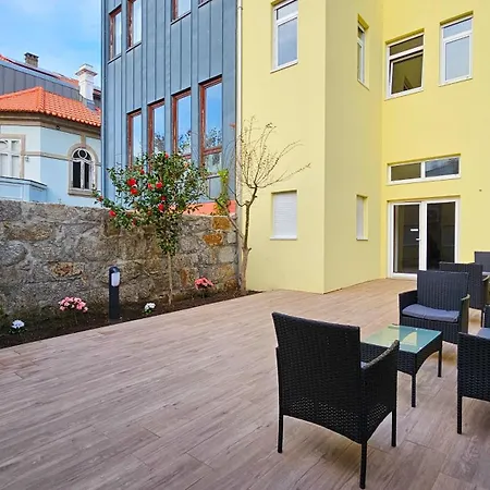 Arts Garden Apartment *